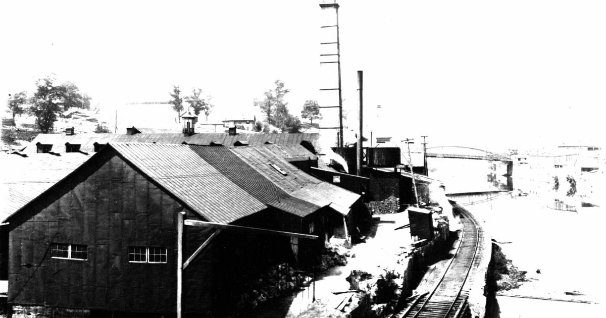 Looking Back 1900: Missed it by 5 minutes