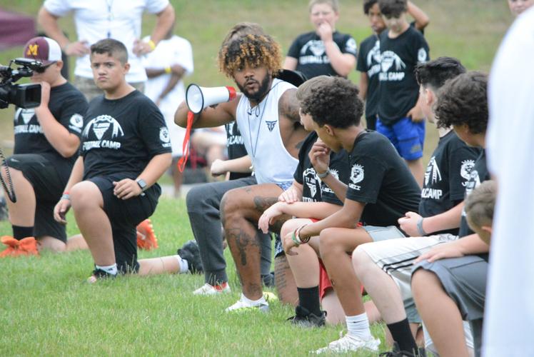 I know what it's like to be in their shoes:' Ty Johnson puts on youth  football camp, Local Sports