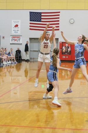 Sydney Snyder repeats as girls basketball Player of the Year