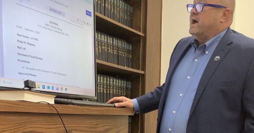 City stops 'Citizen's Academy,' demonstrates website update