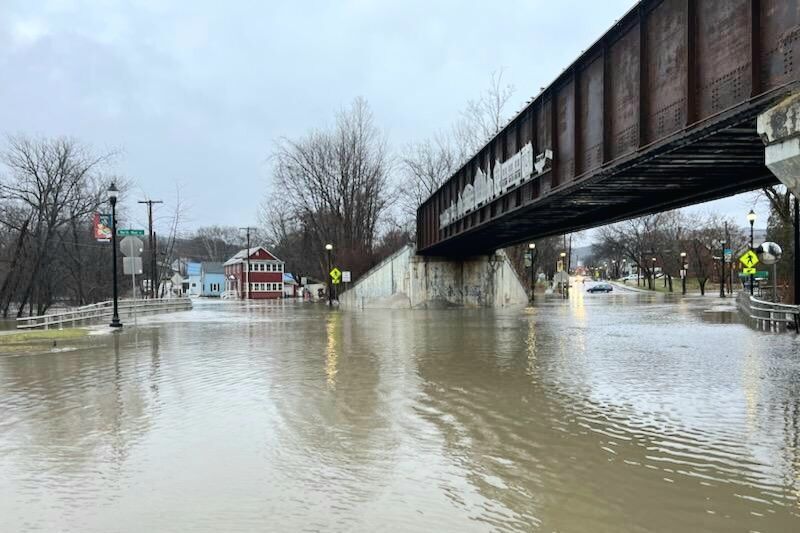 Flood update: Red Cross opens 2 shelters Saturday