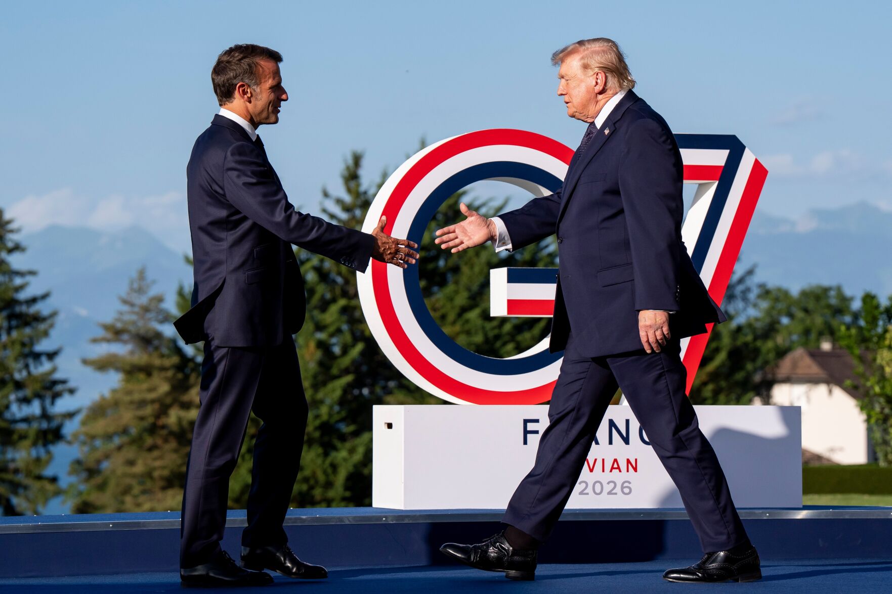 Trump signals swift return of sanctions on Russian oil as G7