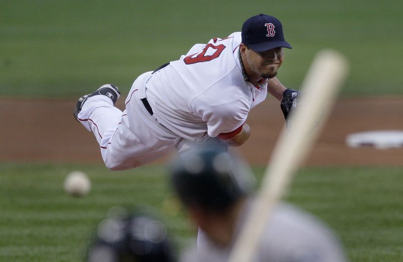 Josh Beckett Hosts Fifth Annual Beckett Bowl At Lucky Strike Lanes - SB  Nation Boston