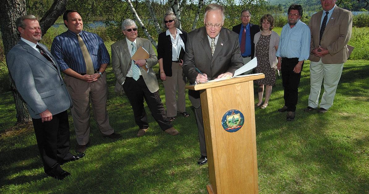 Governor signs three bills dealing with foreclosures, wetlands and boat