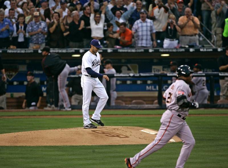 Padres history (Aug. 4): Barry Bonds hits No. 755 at Petco Park