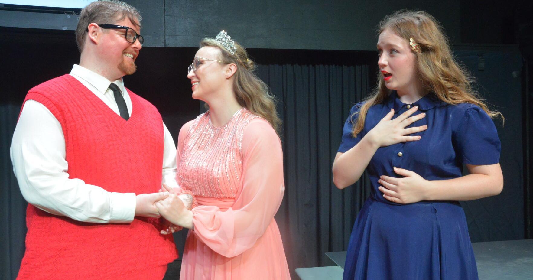Theater Review: QuarryWorks delivers a golden age musical in miniature - Vimarsana News