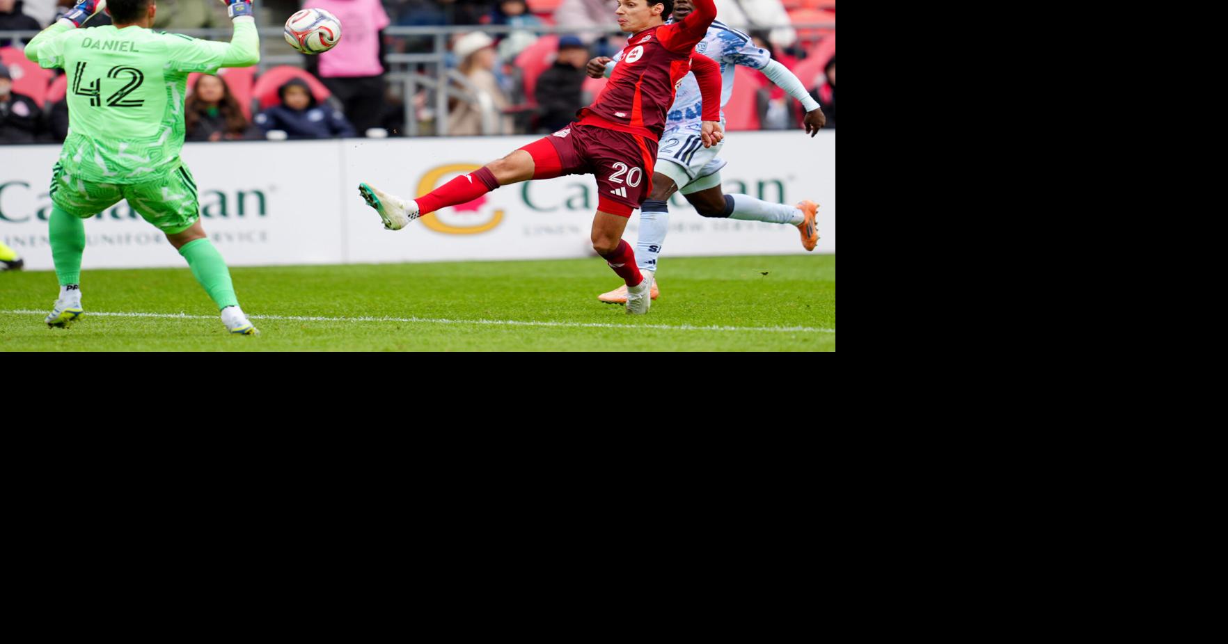 Defender Reid Roberts has spectacular save to help Earthquakes earn 1-1 draw with Toronto