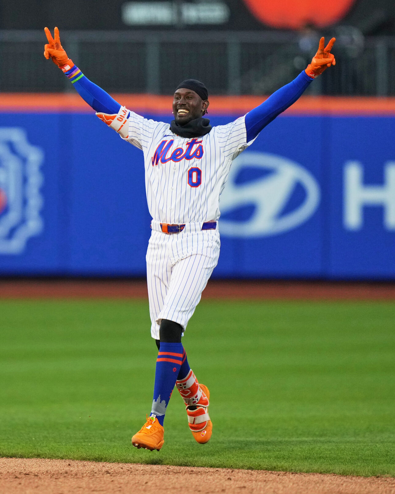 Mets place infielder Ronny Mauricio on IL with thumb fracture, call up ...