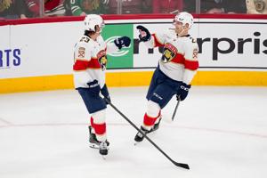 Eller's Late Strike Lifts Panthers Over Blackhawks 3-2