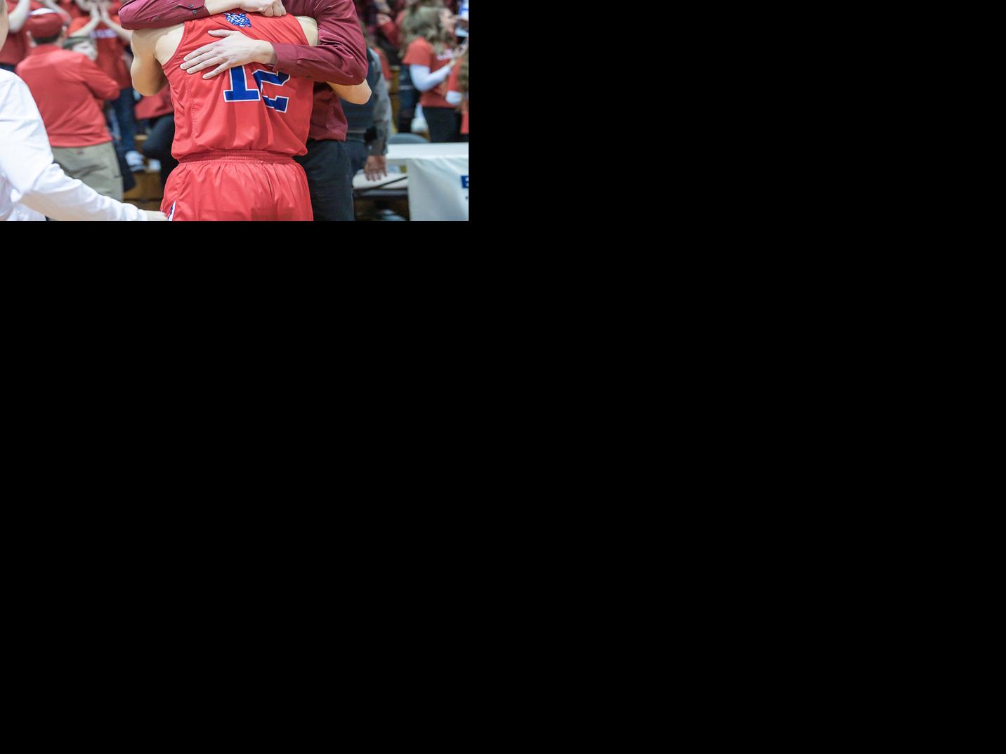 Roundup: Hill earns 400th career victory