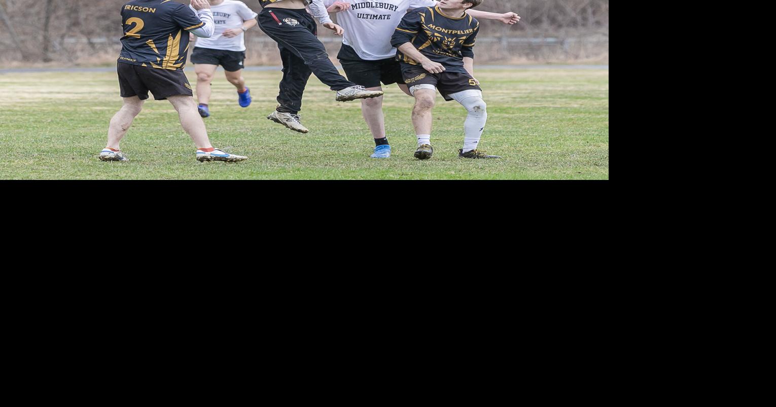 Montpelier Battles Back Against Middlebury in Boys Ultimate Frisbee