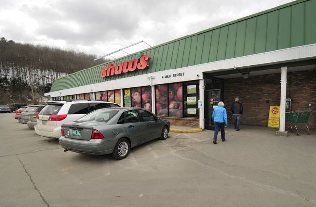 SHAW'S SHOPPING PLAZA SOLD