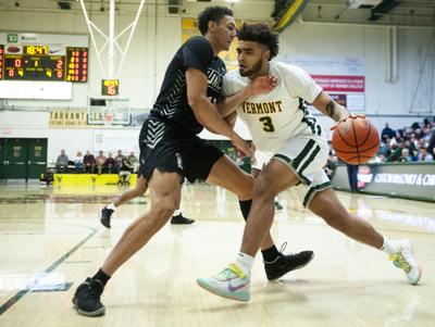 Unc Greensboro Tops Vermont 54 53 Slider Timesargus Com