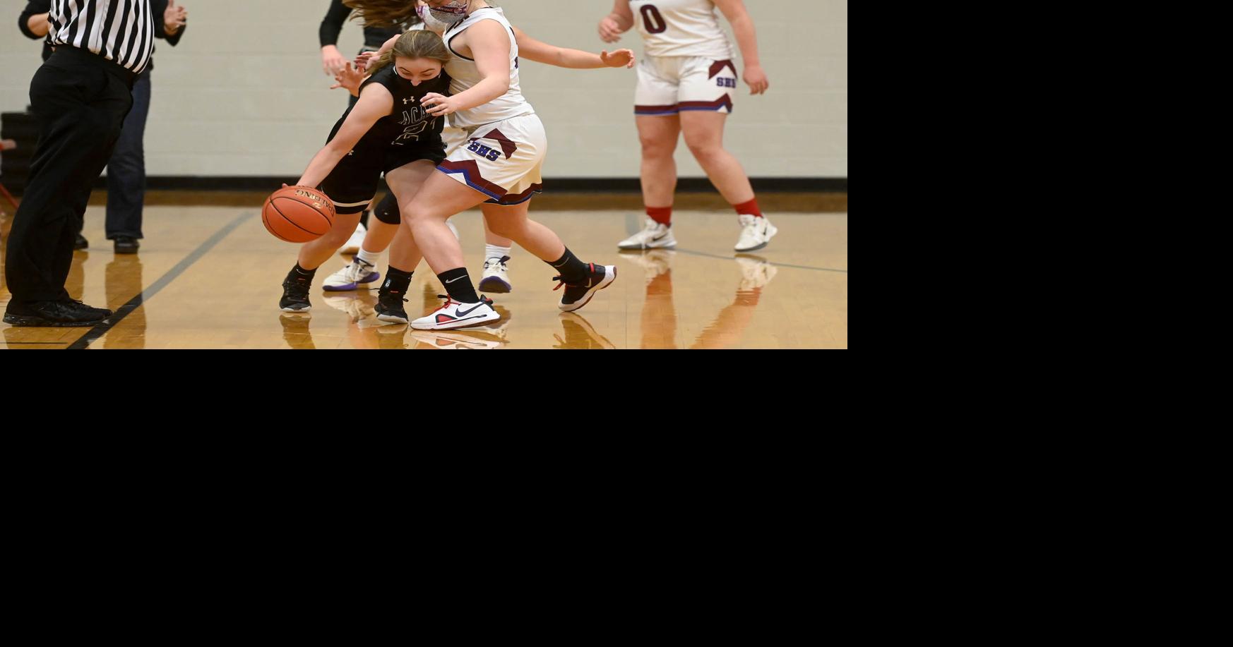 Roundup: St. Johnsbury outlasts Spaulding, 54-35 | Slider | timesargus.com