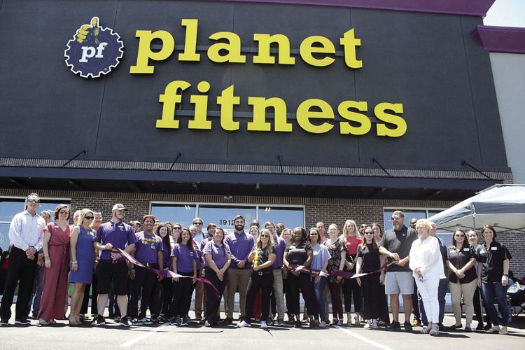 Gear up: Planet Fitness holds ribbon cutting, Ga Fl News
