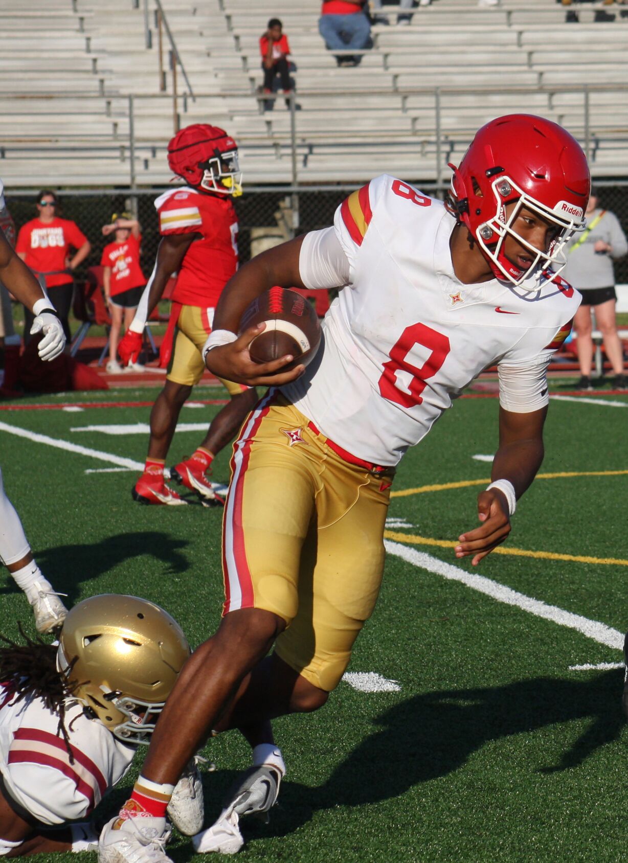 Thomasville Bulldogs Dominate Dooly County Bobcats in Spring Scrimmage with Quarterback Cam Hill Leading the Charge