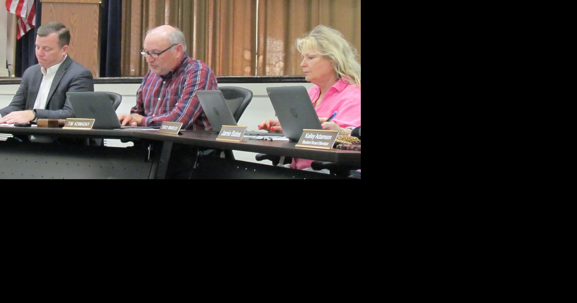 School board, pastor discuss incorporating Bible-based study for students