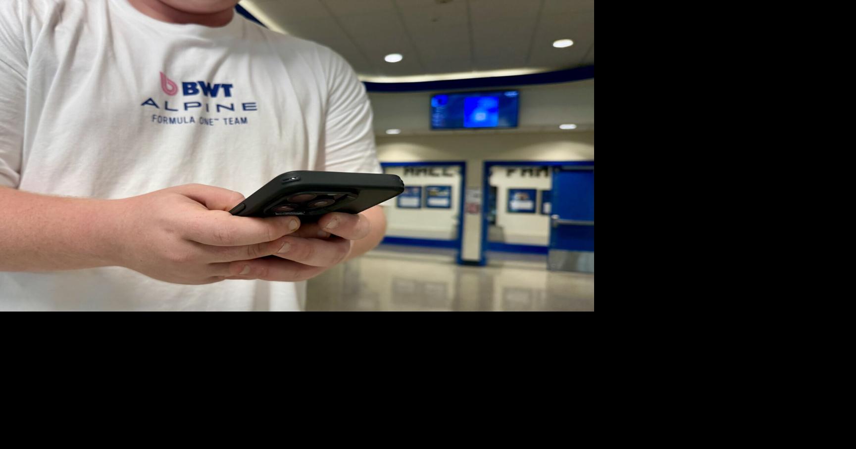 Lawmakers advance bill limiting minors’ social media use