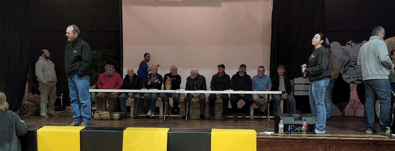 House back with different format News