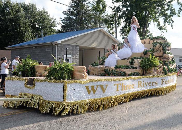 Paw Paw District Fair kicks off with annual parade Video and Photos