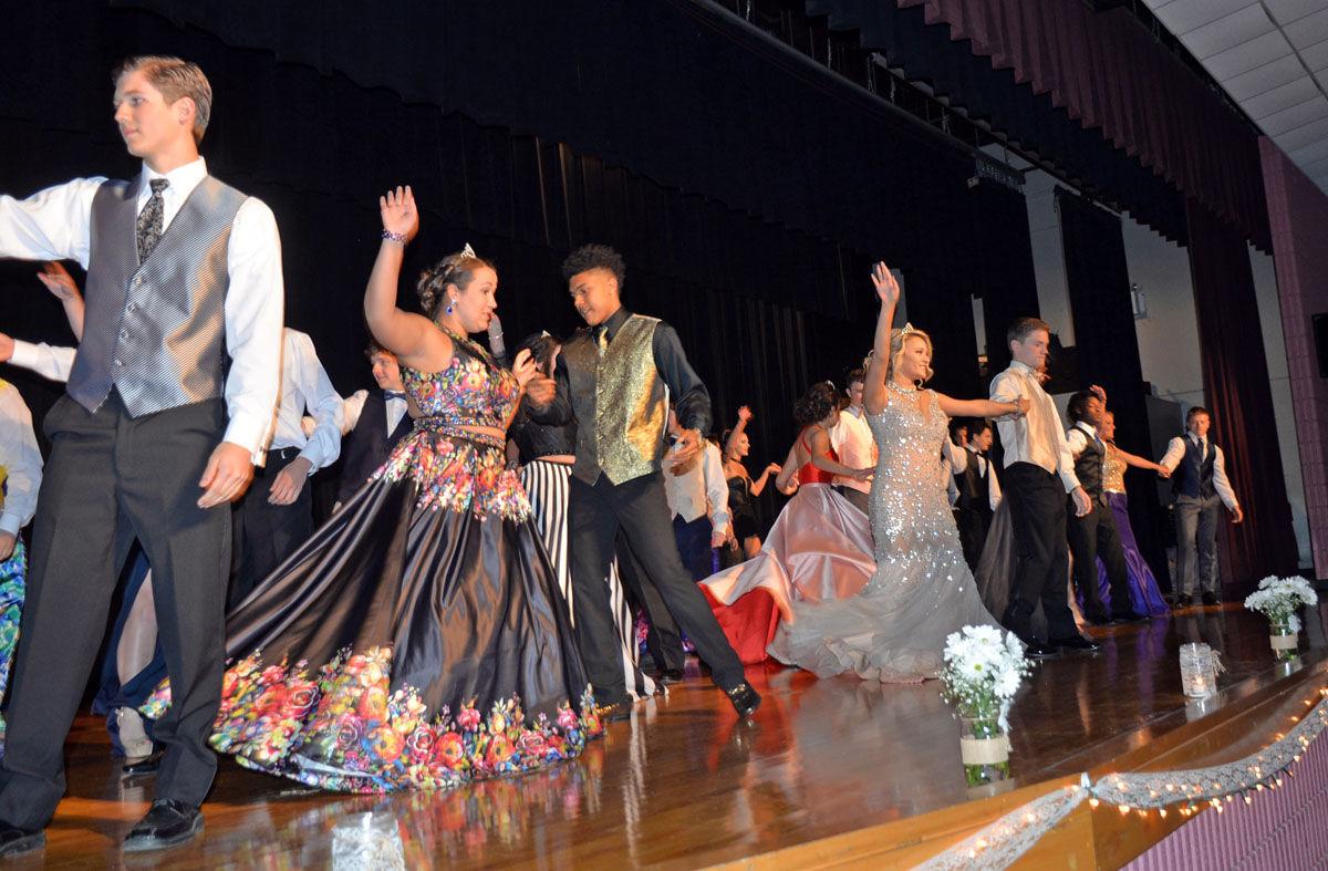 PHOTO SLIDESHOW NMHS’s Rustic Romance News