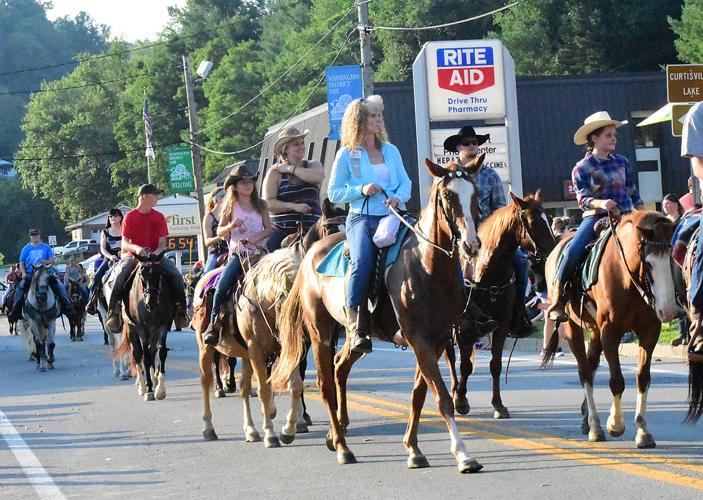 Mannington District Fair kicks off with parade, dirtbikes and pageant