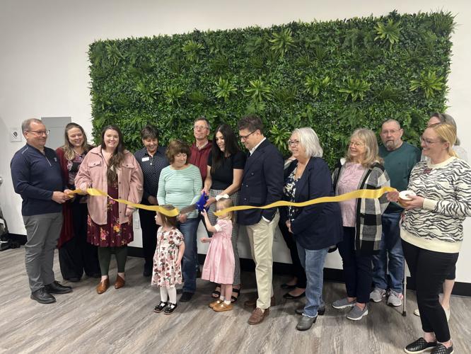 Chamber of commerce holds ribbon cutting for salon and in