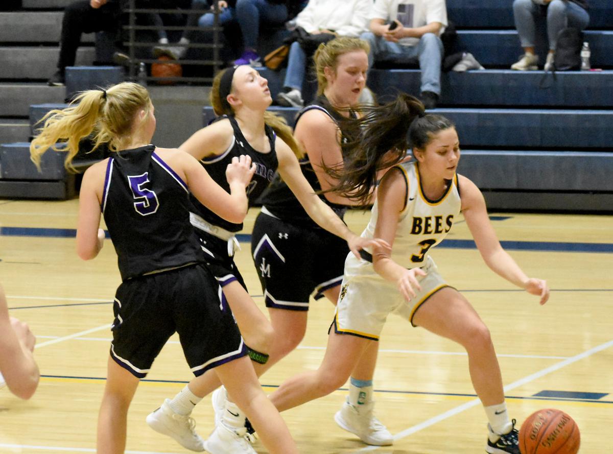 Bees Defense Shuts Down James Monroe In First Half To Spark 58 43 Win Sports Timeswv Com