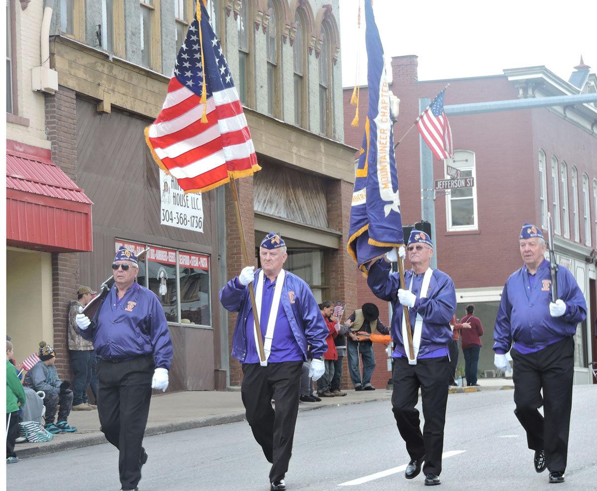 veterans day parade 2017 dar