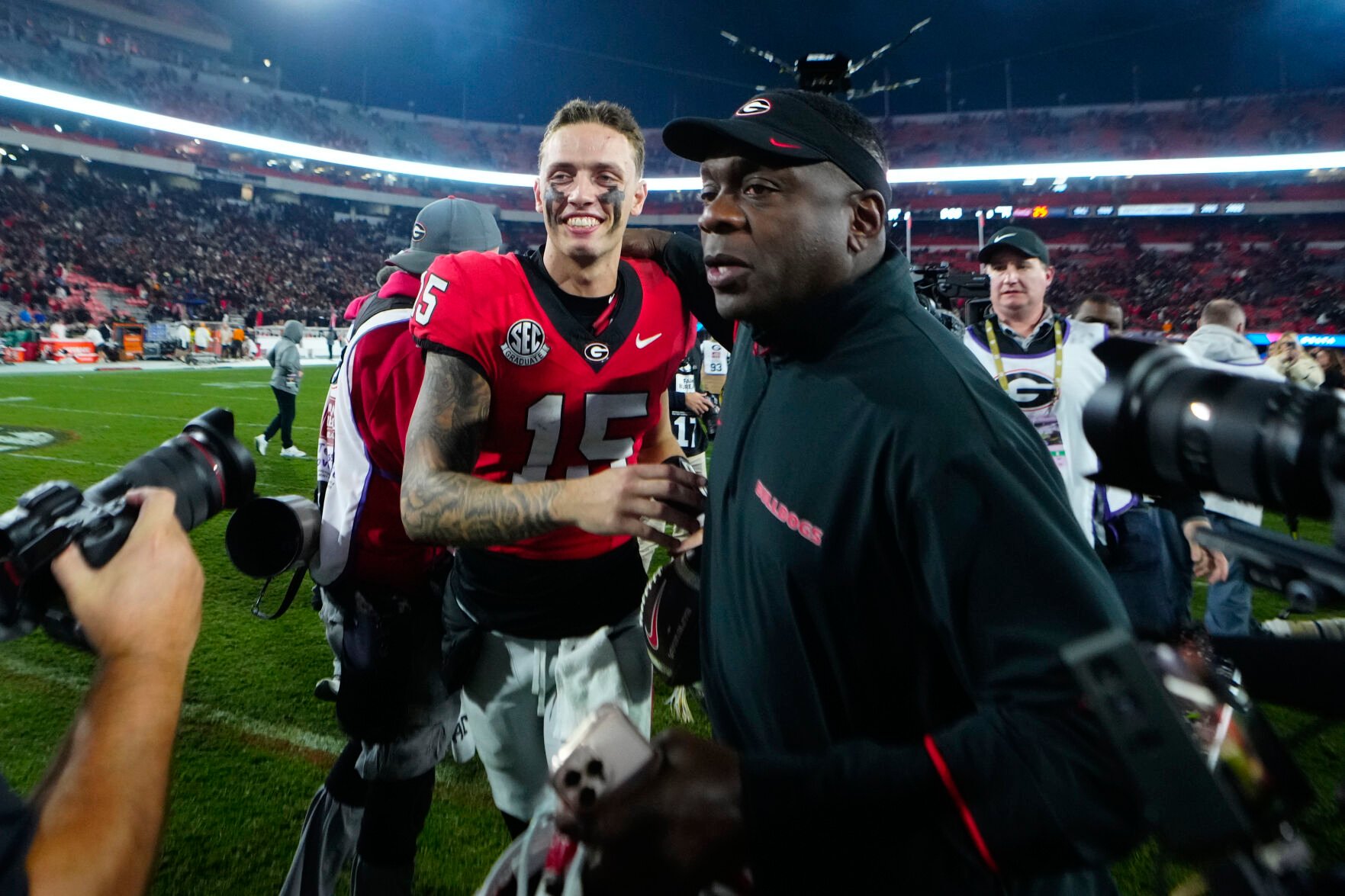 Beck Throws For 2 TDs, Runs For Another To Lead No. 11 Georgia Past No ...