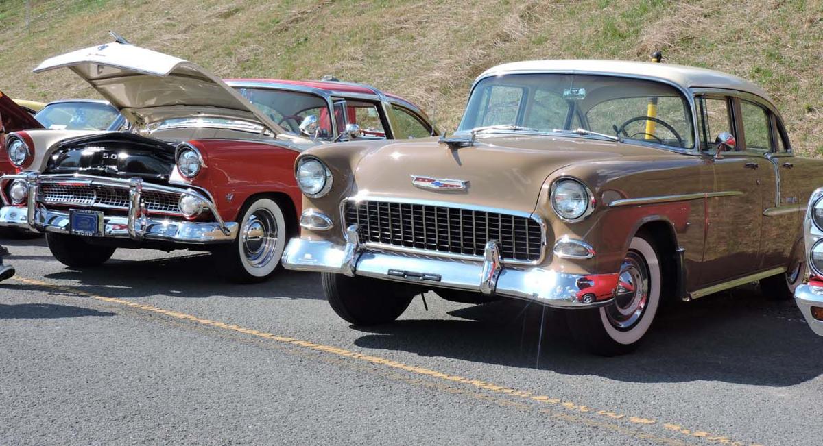 Hundreds Attend Eldora Raceway Reunion To See Classic Cars Tracks