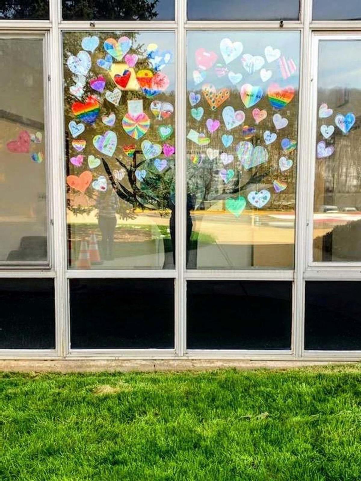 Austin students decorate hearts for hospital