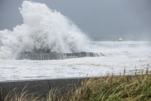 Taiwan Shuts Down As Deadly Typhoon Gaemi Makes Landfall | News ...