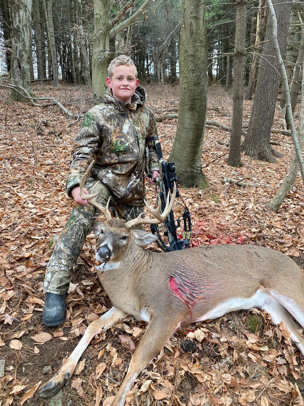 Youth bags 10-point buck