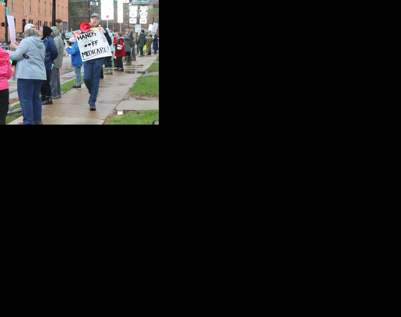 'Hands Off' rally in Coudy draws 100+ participants | Local ...