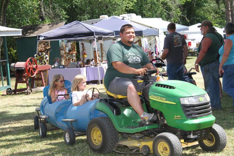 AMEIA holds demonstration, festival