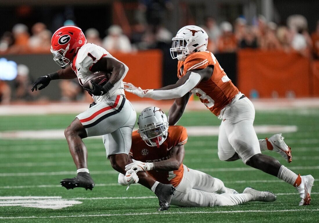 Top 25 Roundup: No. 5 Georgia Rumbles Past No. 1 Texas | National ...