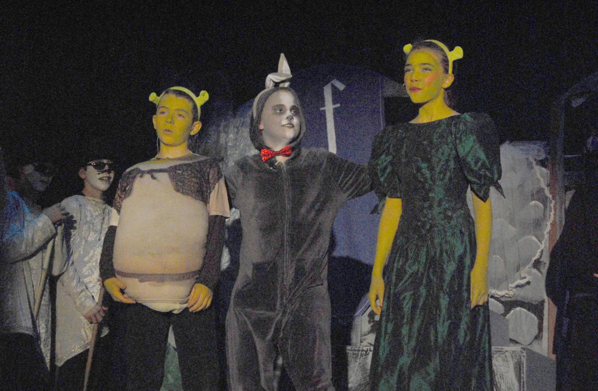 Sixth Grade Performs Shrek Jr Potter Leader Enterprise