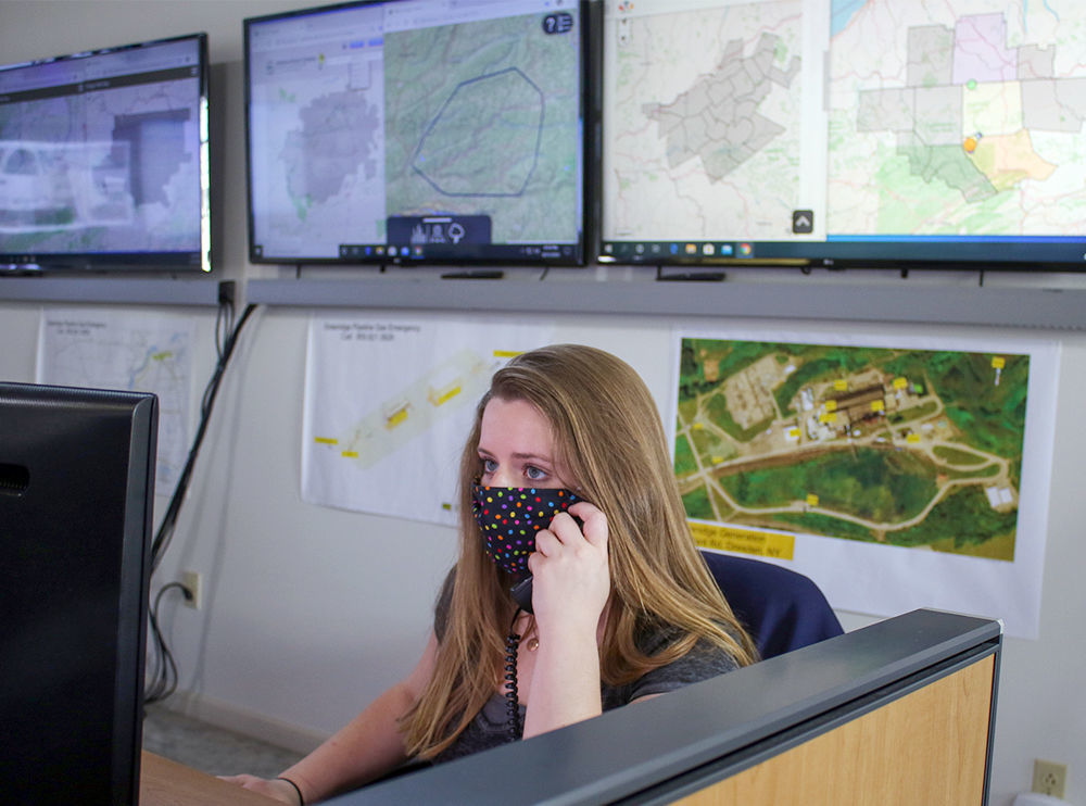 Call Center staff answers questions