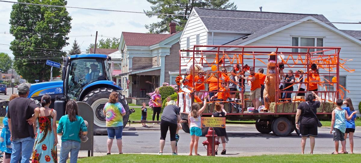 Clark Wood staff celebrates end of school with parade