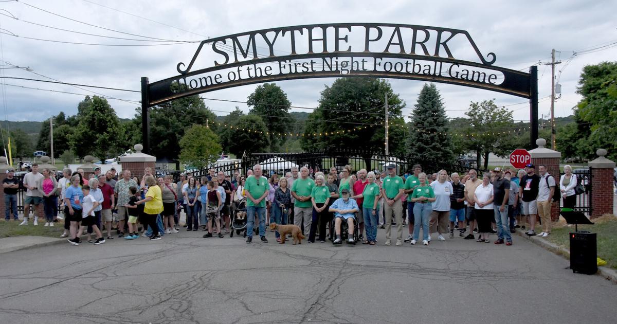 Wrought iron gates again welcome Smythe Park visitors | Local ...