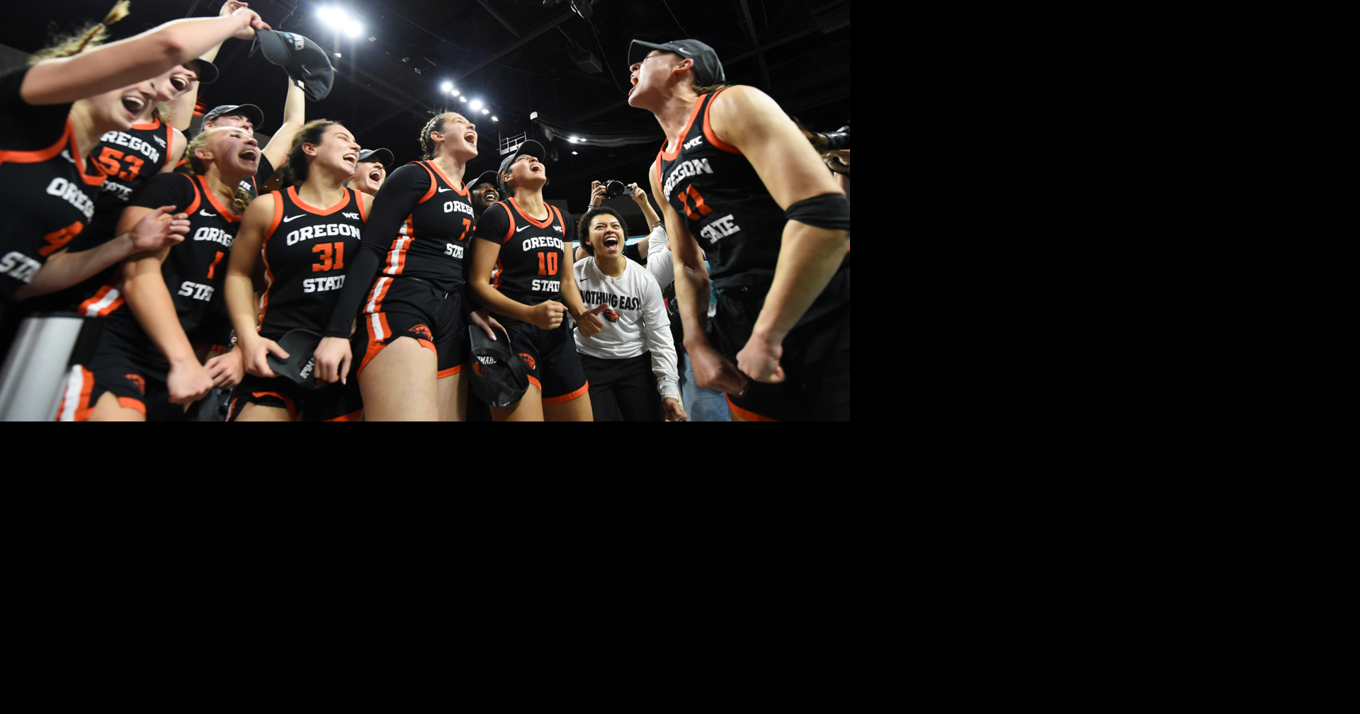 Over 100 women's college basketball players join groundbreaking unionization effort: 'We want one voice'