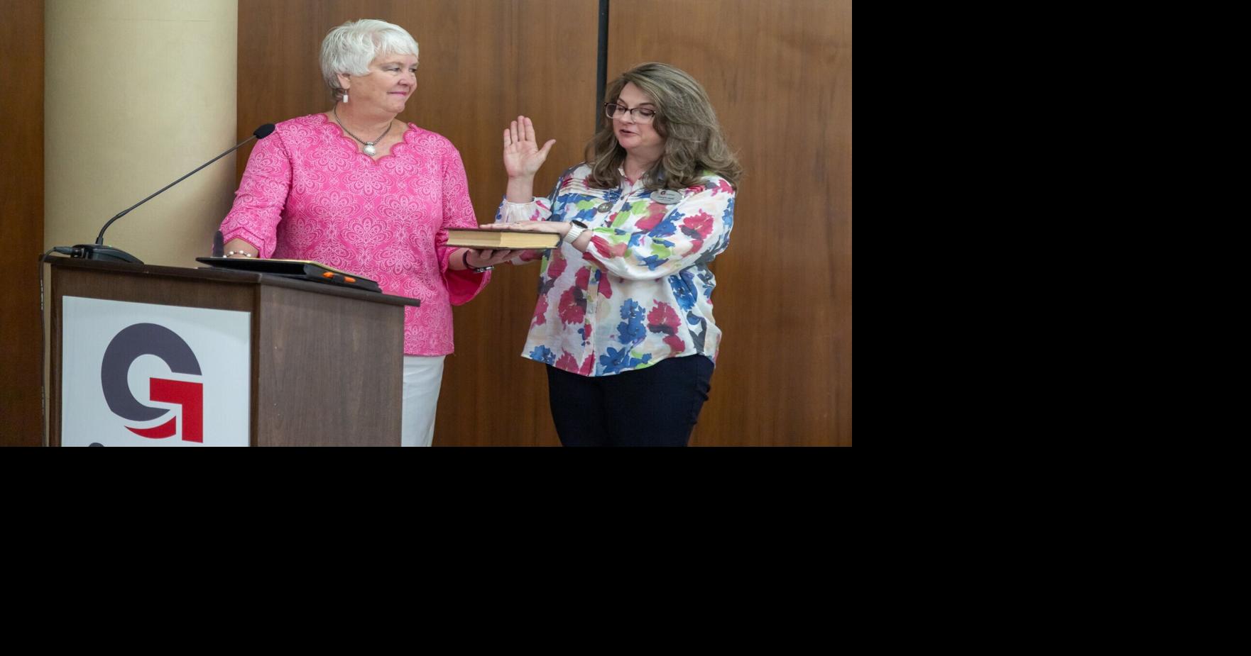 Era ends at City Hall; Nelson retiring as Gadsden's city clerk