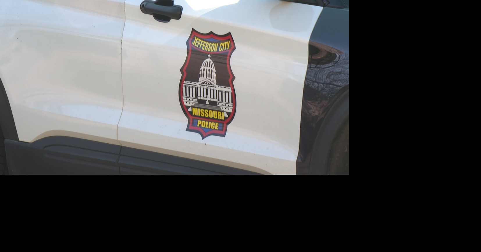 Jefferson City pickup truck driver dies after crash with cement truck, police say