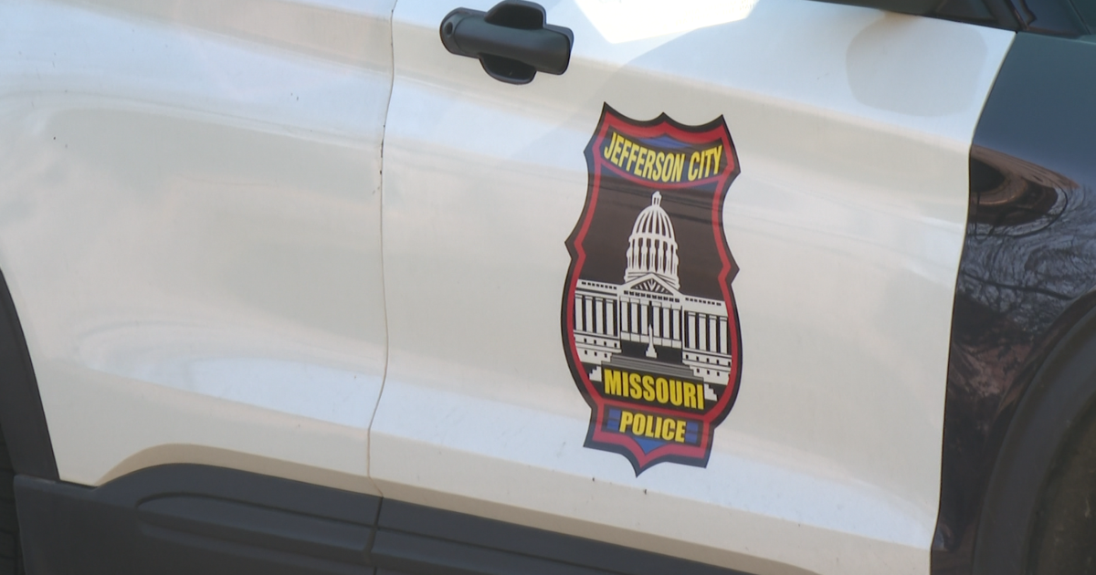 Jefferson City pickup truck driver dies after crash with cement truck, police say