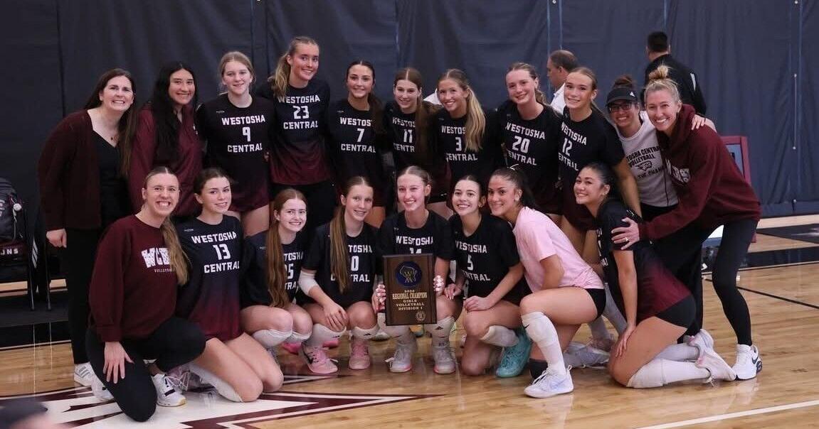 Which 3 Kenosha County volleyball teams are still standing in the WIAA playoffs?