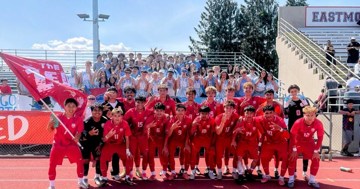 State Soccer | Shutout performance propels Eastmont to 1st 4A State Championship appearance in program history