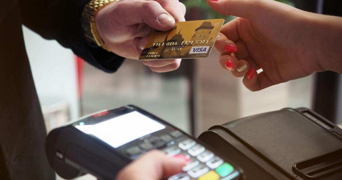 Florida consumer confidence falls for sixth straight month