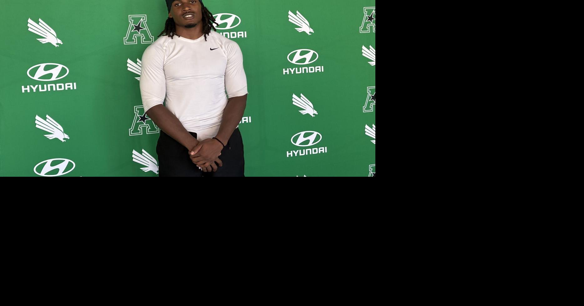Saturday scrimmage key in race for starting spots for host of UNT players, including Taye Seymore
