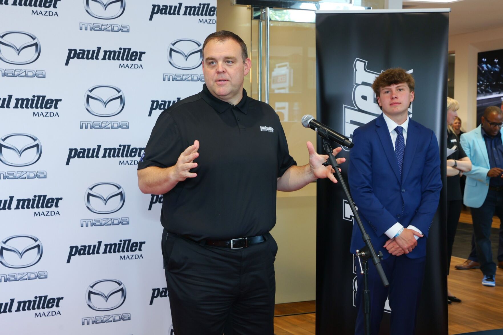 Erstaunlich Mazda Mller Bedburg Bildernull